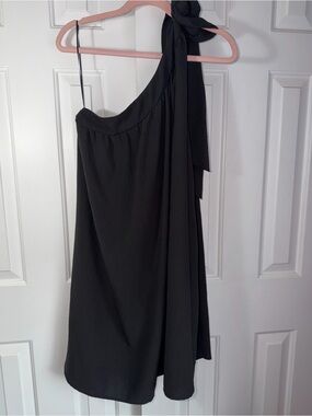 ODDY Black One-Shoulder A-Line Skirt with Side Tie